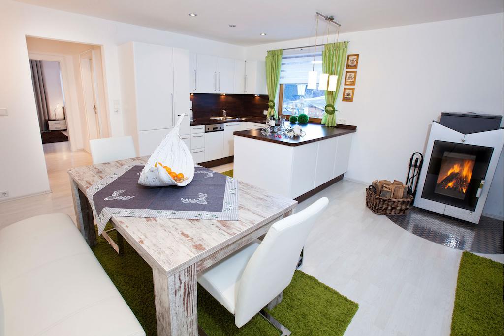 Das Alpenblick & Outdoor Lodge 나우더스 객실 사진